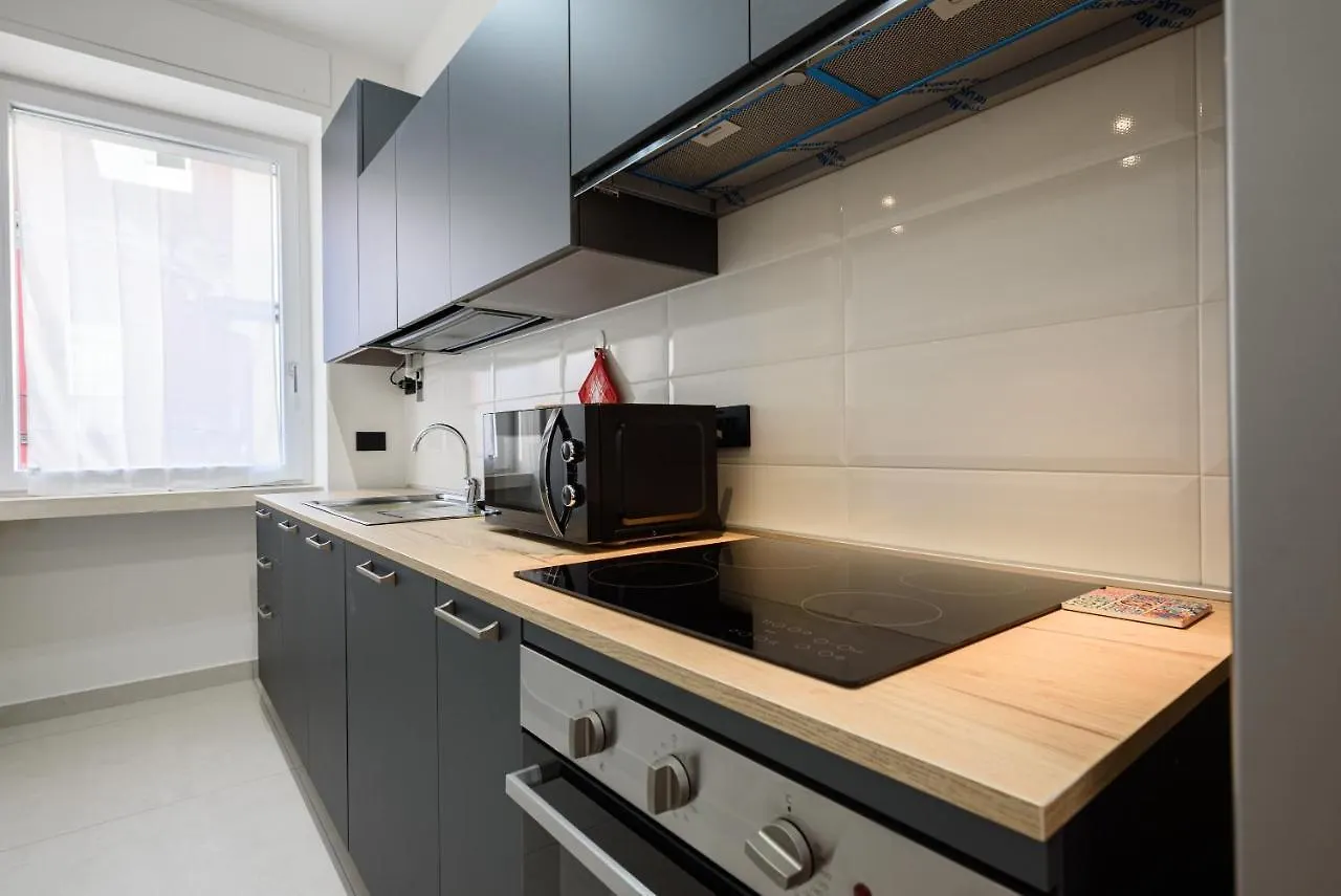 Apartment Via Niccolo Tommaseo 4 - Appartamento 1 Naples